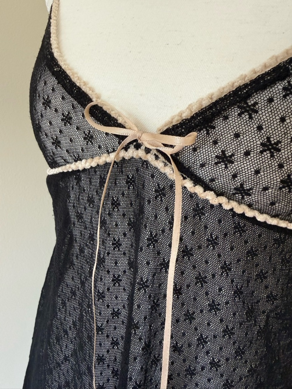 Vintage Eberjey Black Lace Sheer Slip Chemise Cream Bow Whimsigoth Coquette - Picture 4 of 7